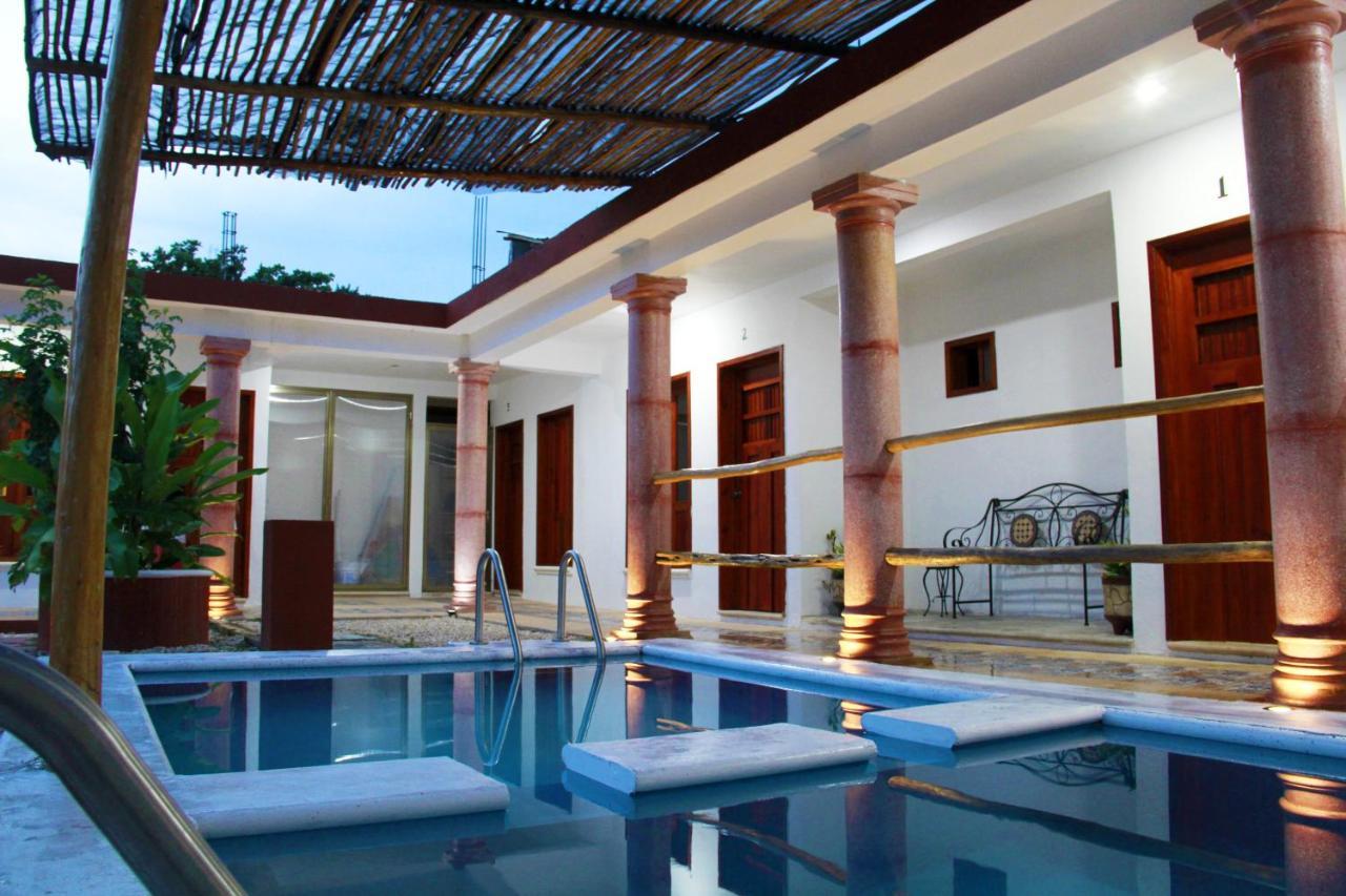 Hotel Las Mestizas Вальядолид Экстерьер фото